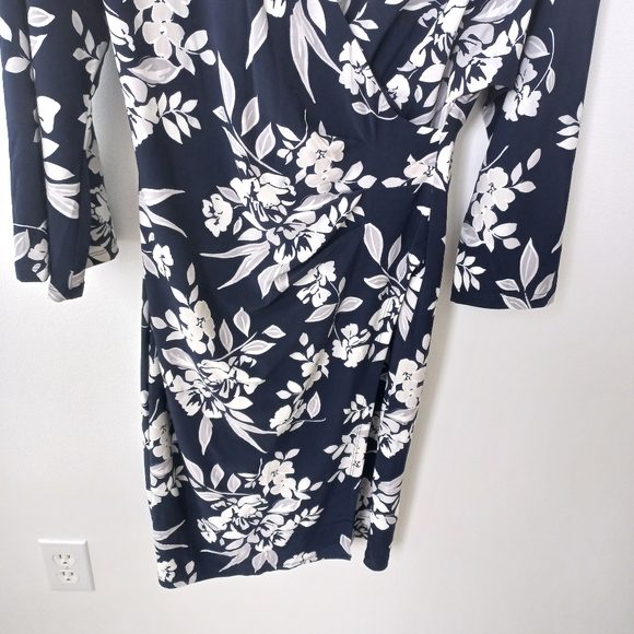 Lauren Ralph Lauren Floral Navy/White Faux Wrap Bell Sleeve Dress Size 6 US - Picture 6 of 16